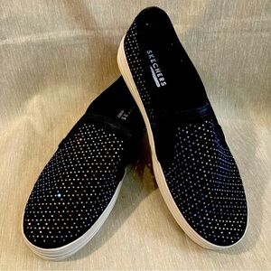 SKECHERS Sz  10 Poppy Bling Studded Perforated Leather Slip On Loafer Shoes